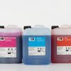 Три види професійної кольорової активної піни TED Professional — Pink Active, Blue та RED у каністрах для безконтактного миття автомобілів на автомийках самообслуговування.